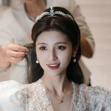 皇冠头饰新娘新品在逃公主结婚合金水钻珍珠半圆生日时尚拍照超市