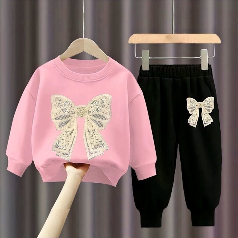 레이스 매듭 핑크 스웨트셔츠 + 레이스 매듭 블랙 팬츠