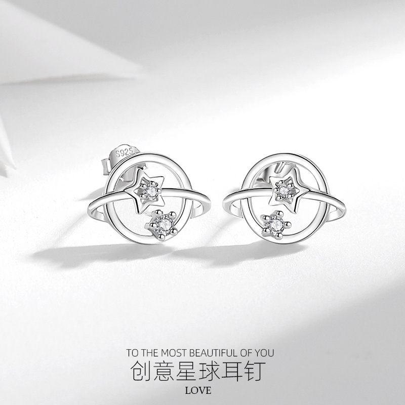 S925 plata esterlina simple estilo japonés y coreano planeta universo estrella Luna pendientes creativos simétricos pendientes personalizados al por mayor