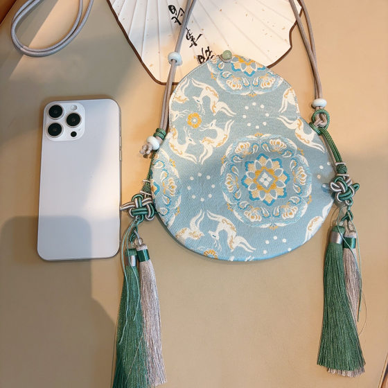 Original Guofeng Hulu Bag New Chinese Ancient Style Tassel Crossbody Small Bag Hanfu Accessories Embroidered Mobile Phone Bag Gift
