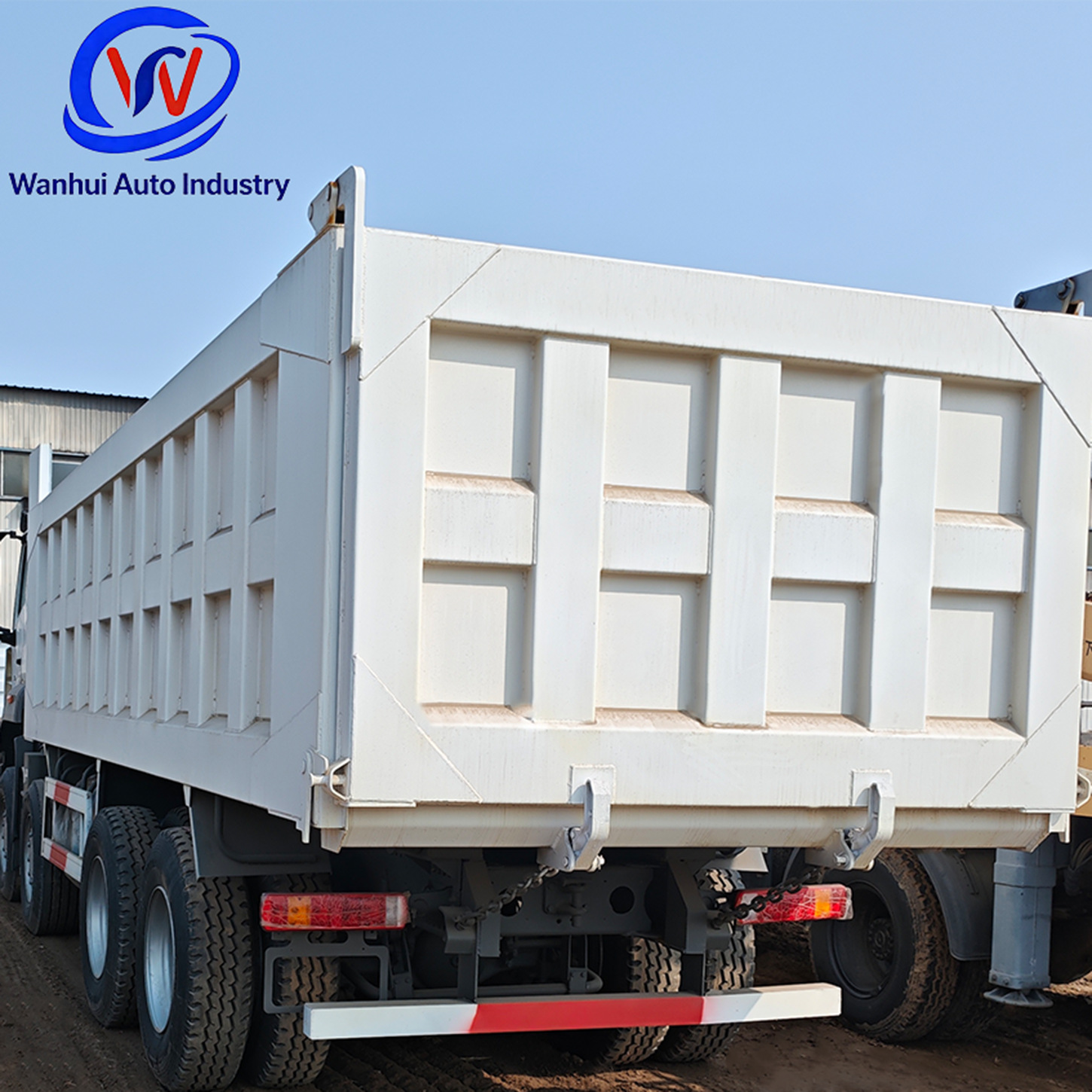 Sinotruk Howo 6×4 front-four-wheel-rear-eight-wheel dump truck for transporting soil, gravel, and sand