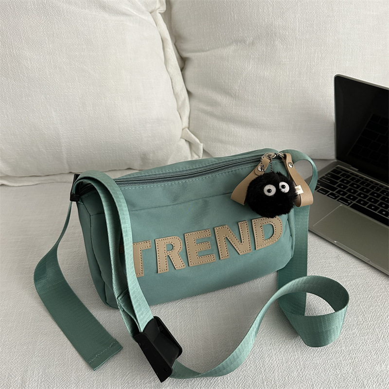 Bolsas de moda de tendencia de primavera 2024 nuevas bolsas deportivas de lujo ligero coreano de gran capacidad para salir