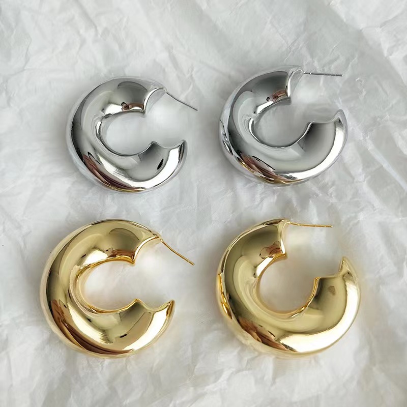 fashionable trend earrings