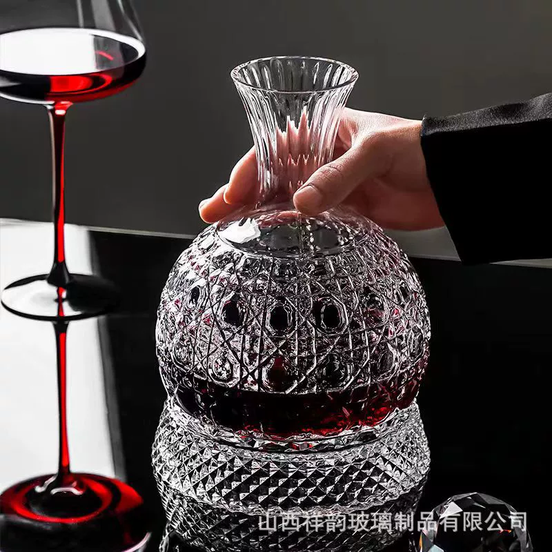 Набор для вина: хрустальный круглый декантер 1,5 л с бокалами Burgundy и вращающимся аэратором