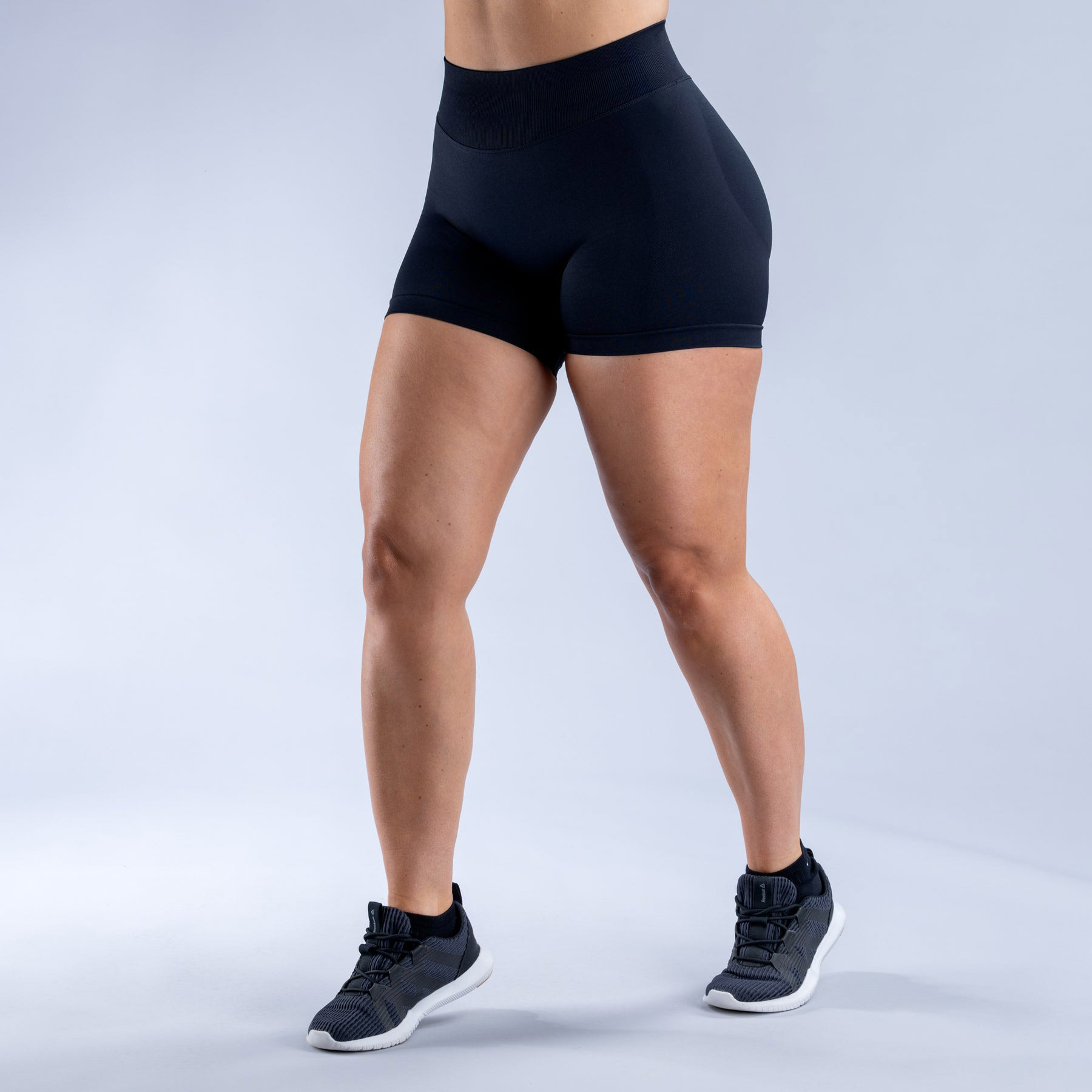 Черные шорты