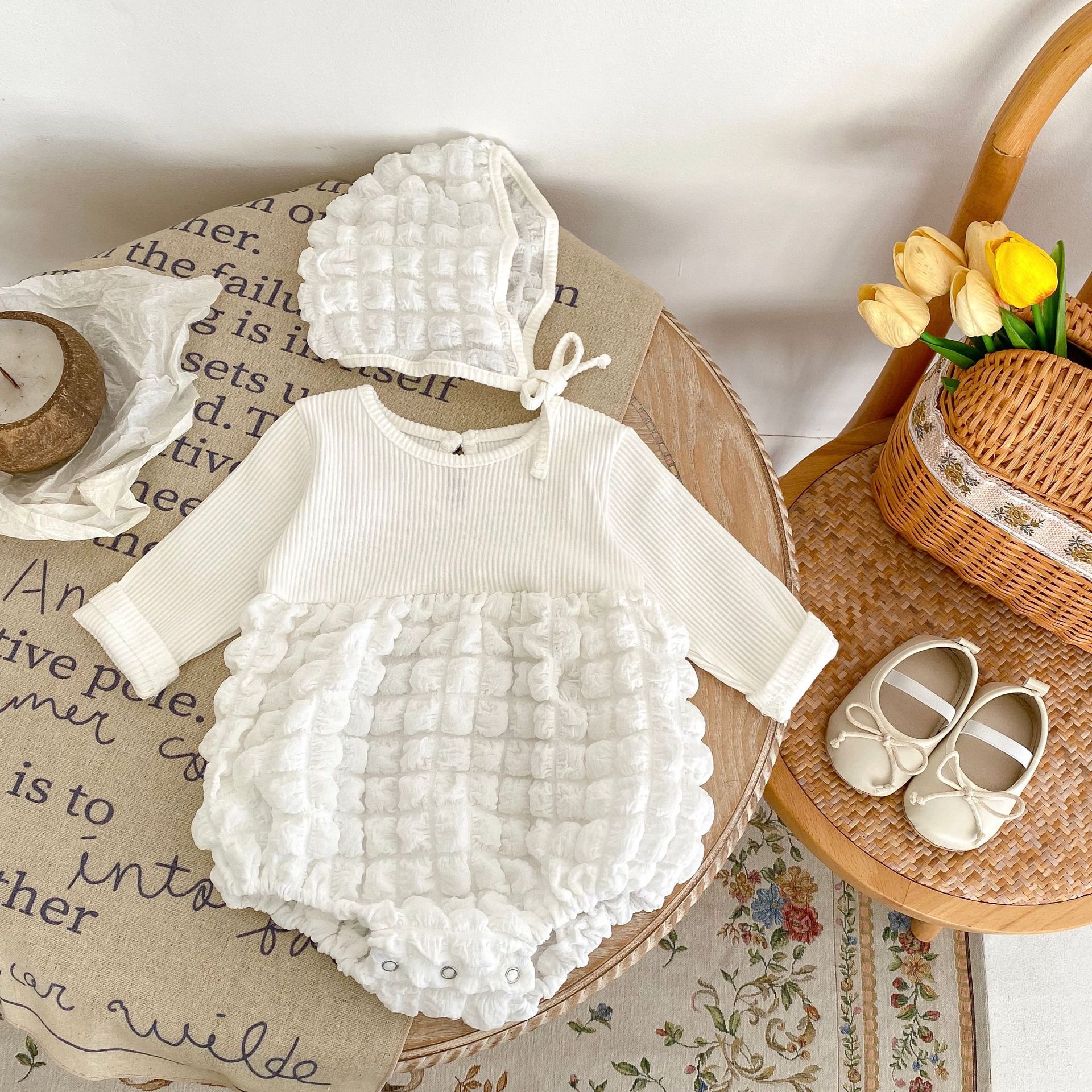 Tuta Ha Yi a maniche lunghe in garza a bolle per bambina autunno 2024, tuta da gattonare + set di 2 cappelli in regalo_voghion.com