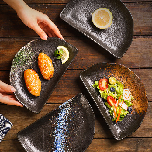 Cross-border Japanese and Korean-style half-moon plate, home spit bone plate, creative restaurant and hotel cooking sushi side dishes snack plate wholesale
