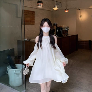 露肩挂脖设计感独特连衣裙夏季2025新款宽松时尚气质白色A字裙女