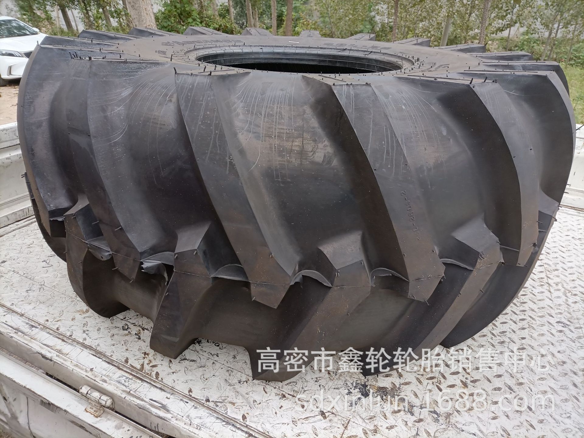 供应26.5-25 28L-26 24.5-32LS-2花纹30.5L-32冷再生路拌机轮胎