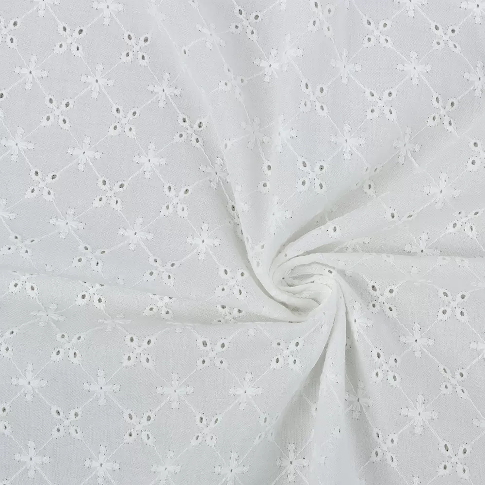 全棉打孔绣花布 棉布大机绣花 时装用布 镂空绣花棉布厂家供应