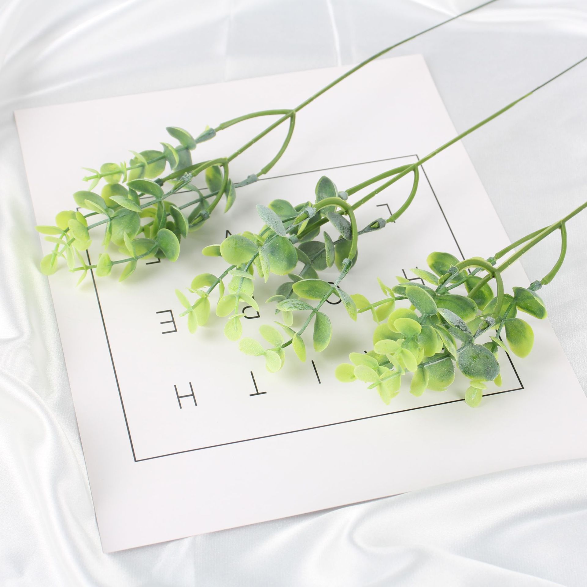 단일 스프레이 컬러 유칼립투스