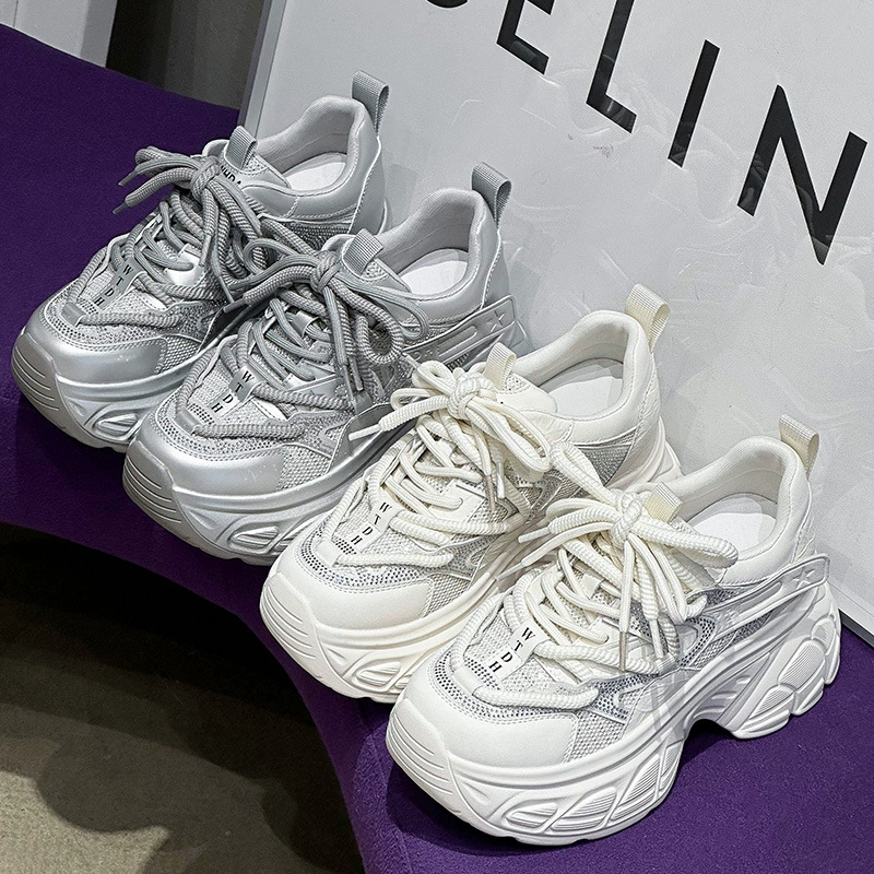 Маленькие туфли папы с толстой подошвой весной 2025 новая мода стразы внутри увеличены женская обувь спортивная обувь женская универсал