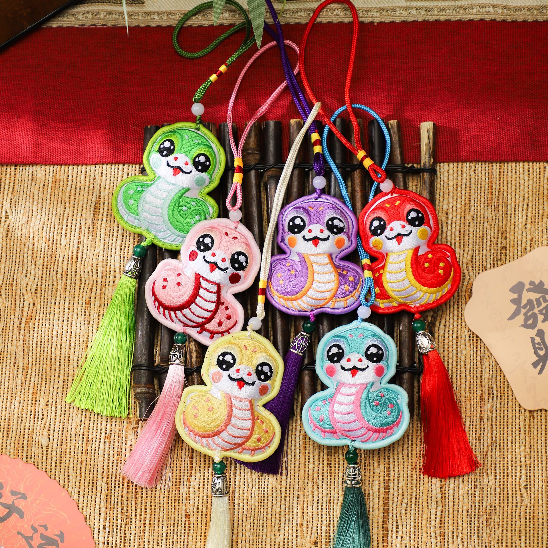 Cuerpo de siete colores de cordero Fu serpiente Lime colgante decoración de barril de Año Nuevo con florista material DIY colgante de flores