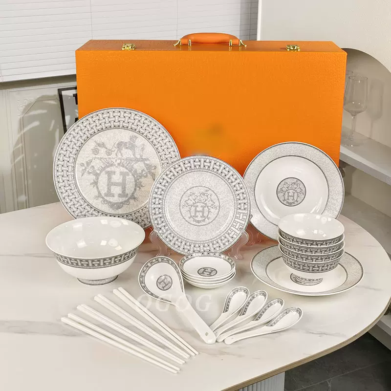 轻奢复古爱家灰色马拉车系列骨瓷餐具22件组合套装乔迁送礼佳品