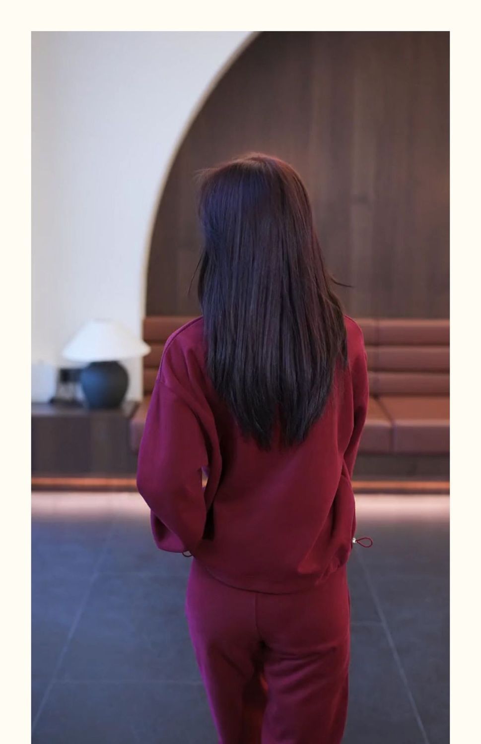 "Conjunto deportivo informal para mujer: sudadera con capucha y pantalones deportivos de estilo coreano (caqui/burdeos/negro)"_voghion.com