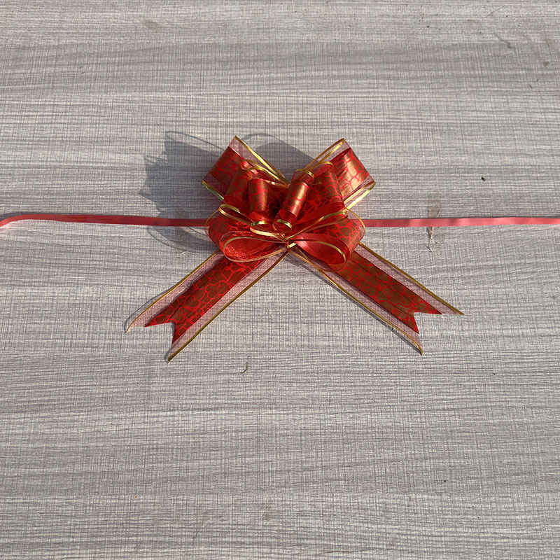 Navidad, víspera de Navidad, manzanas, manzanas, embalaje de regalos de boda, arco de boda, flores de mano, decoración del coche de boda