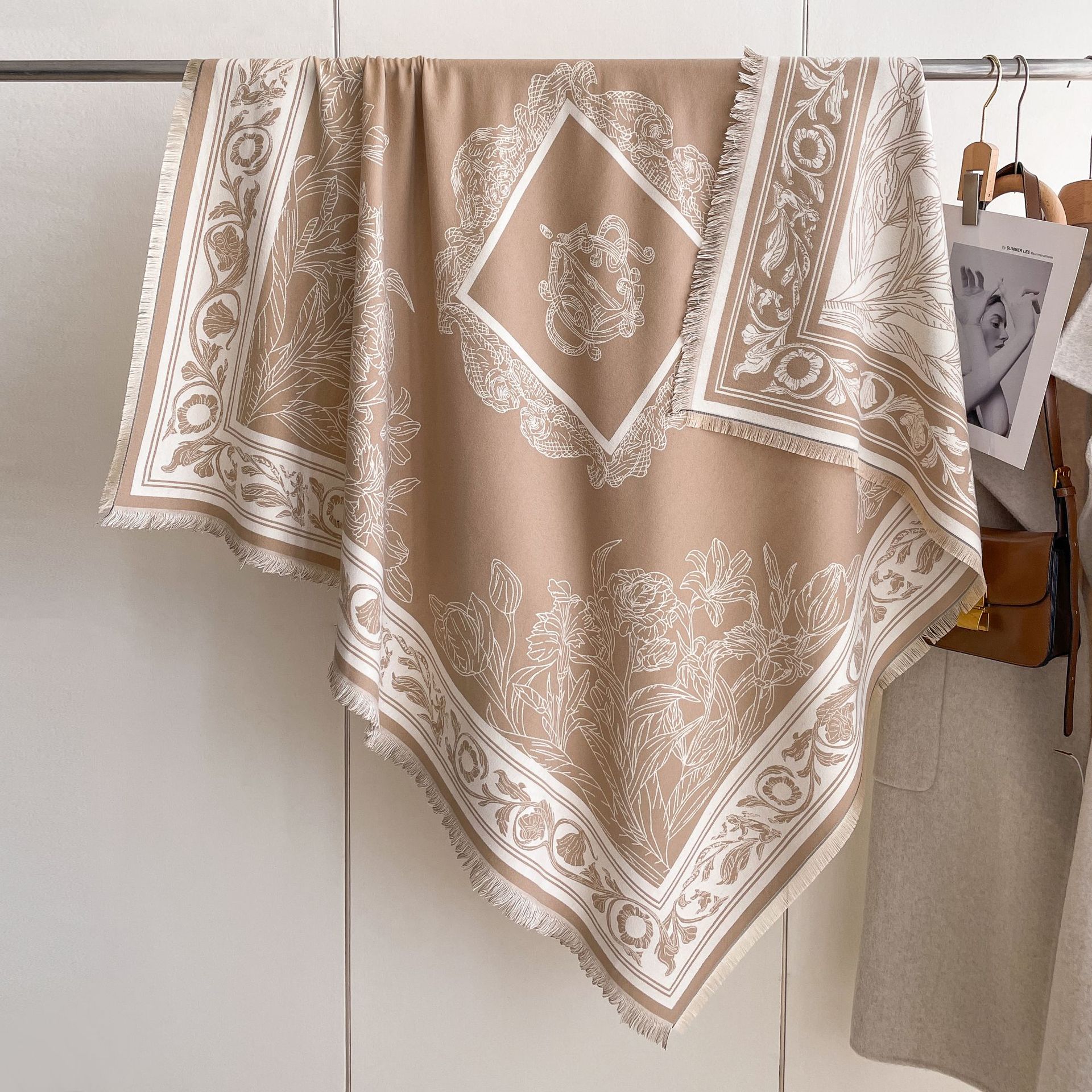 Impresión floral coreana toallas grandes engrosadas capa de decoración 2024 otoño y invierno doble cara imitación de cachemir abrigo abrigo