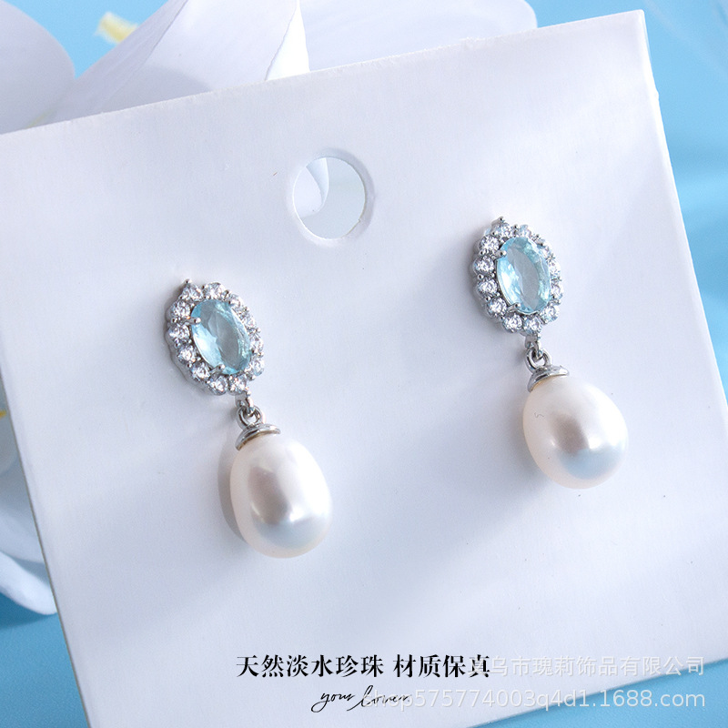 fashionable elegant retro earrings from pearl
