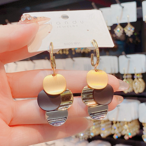 South Korea Dongdaemun Fashion High-End Metal Round Bead Fringe Earring for Netizens, Unique Personality and Style, S925 Silver Needle Earrings