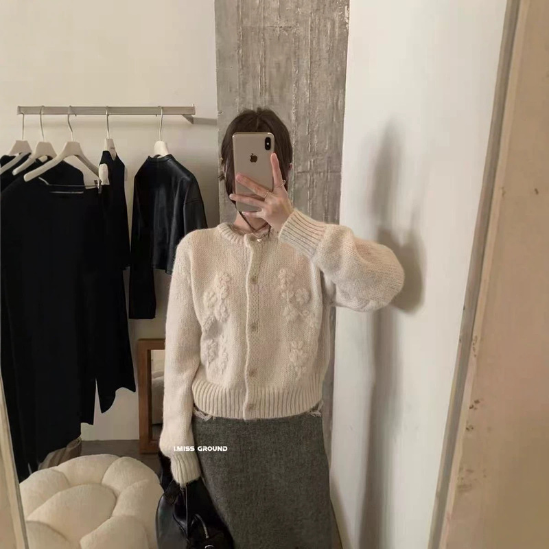 Casual Style Candy-Colored Round-Neck Embroidered Knit Cardigan for Women, 2026 Fall/Winter New High-End Slimming Sweater Coat