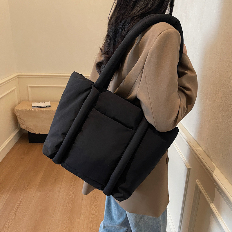 新款托特包女棉服单肩包大容量通勤手提包休闲学生收款尼龙布大包