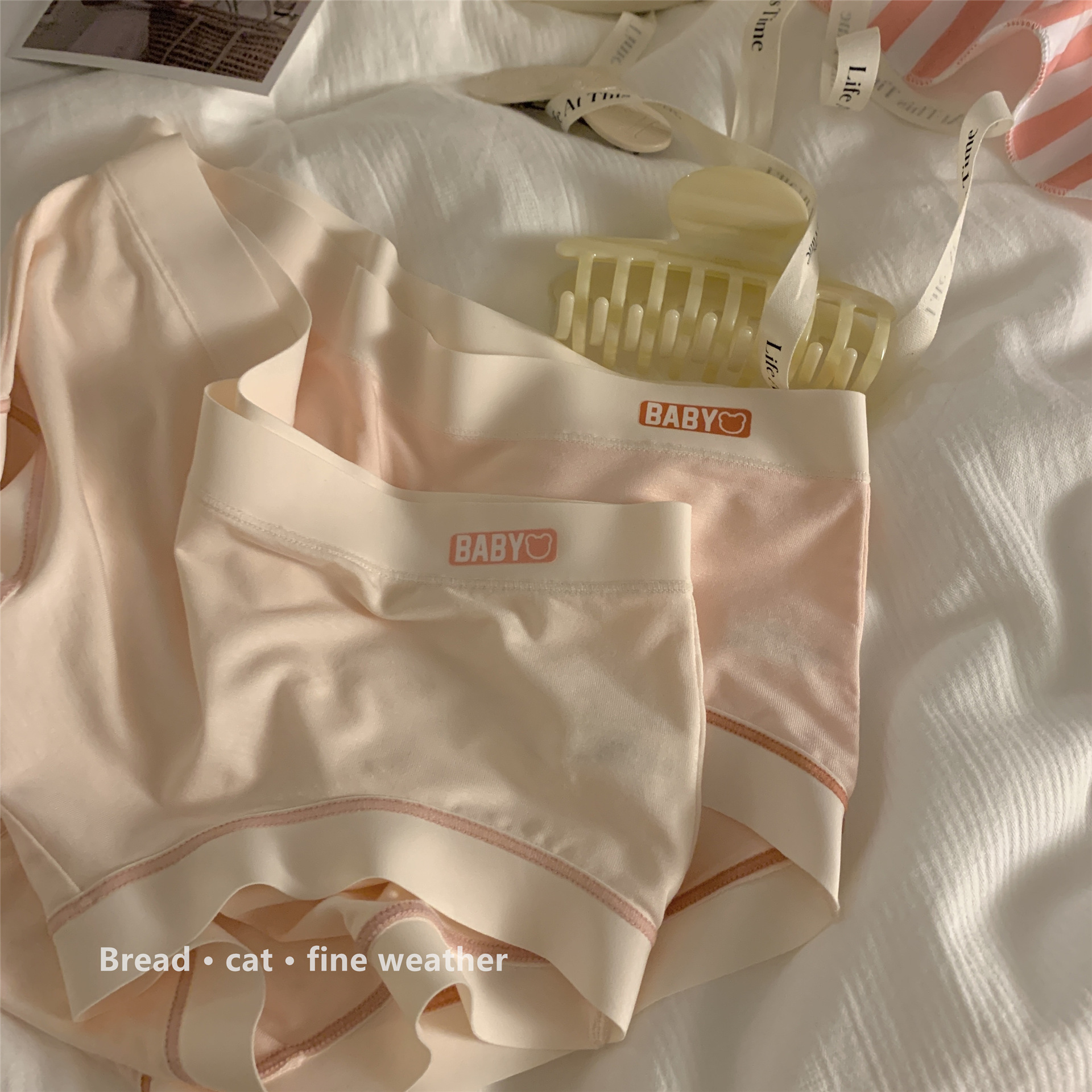 Japanese style simple and comfortable girl's underwear skin-friendly soft cotton crotch cute letter waist girl seamless briefs