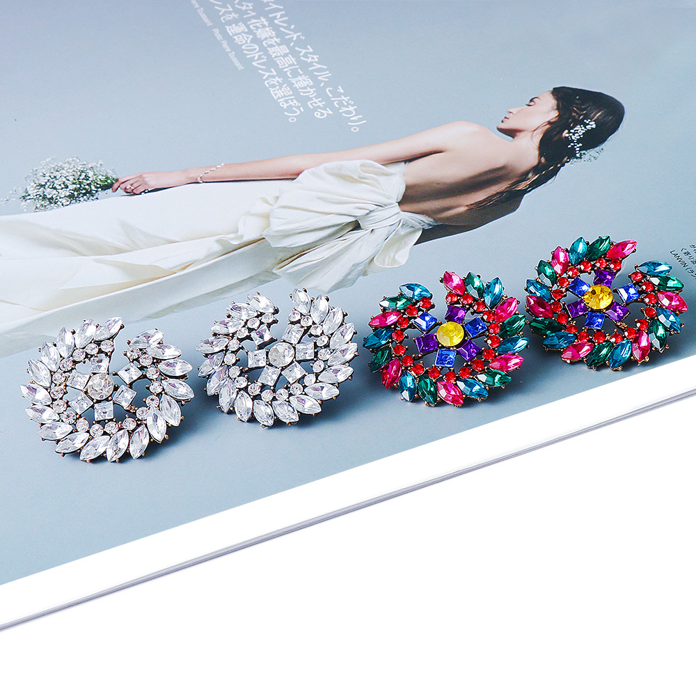 European And American New Alloy Diamond-studded Sunflower Earrings Female display picture 9