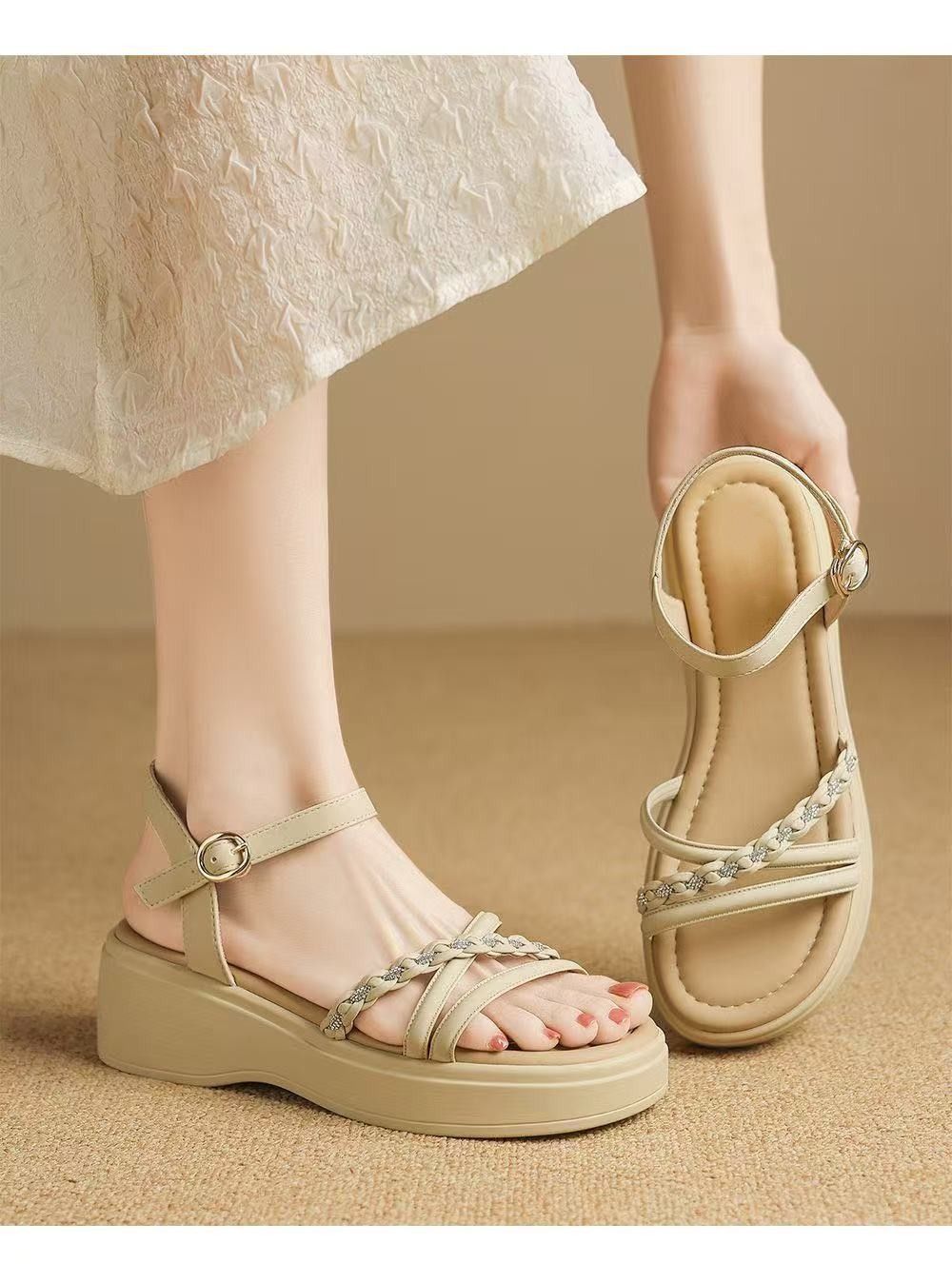 2026 nuevo verano de sandalias francesas romanas mujeres con un estilo de hadas de moda versátil falda sandalias para niños
