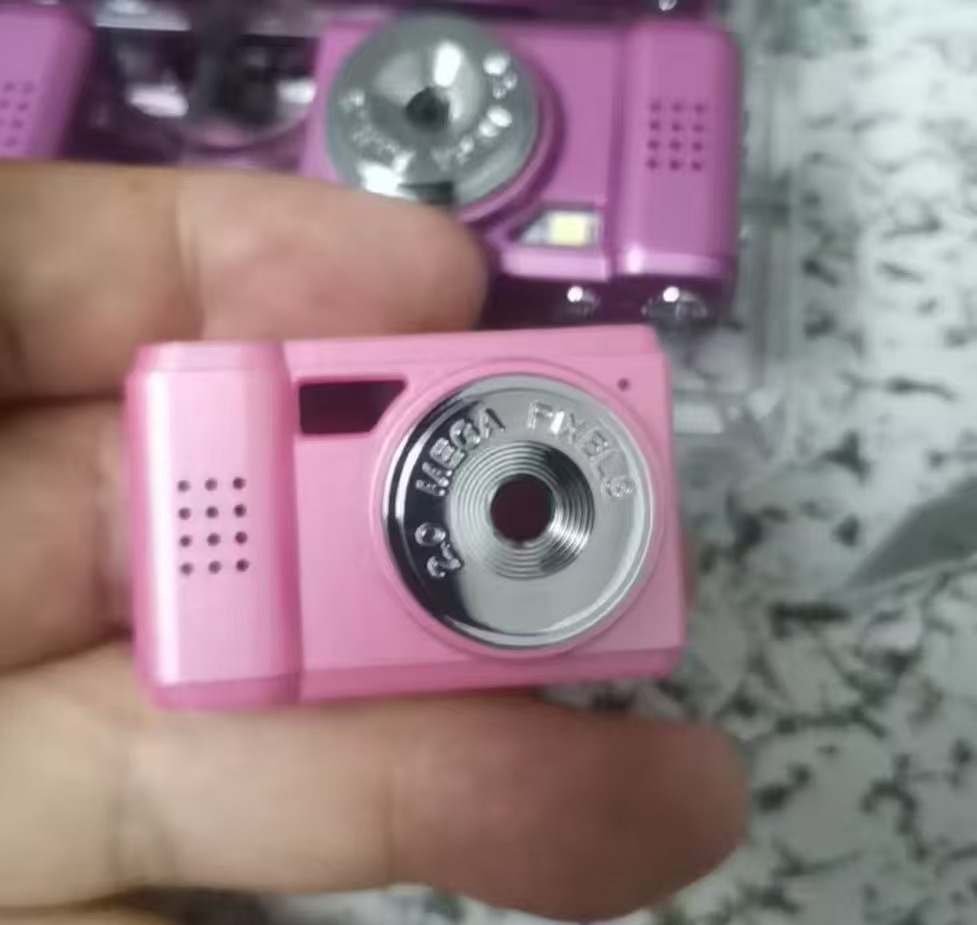 Fuchsia memory card, 16G