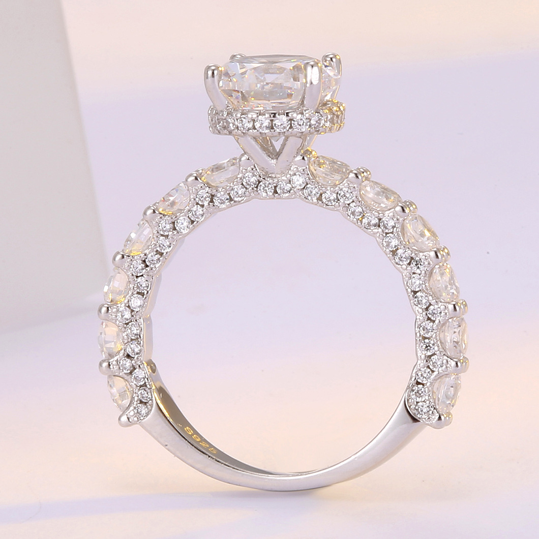 Cross-border e-commerce luxury copper 2 karat zircon ring women's exquisite four-claw engagement diamond ring banquet ring accessories