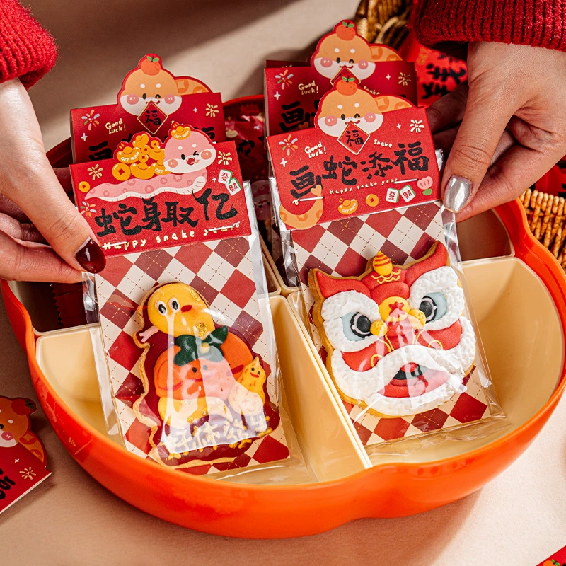 Новогодняя открытка Хед Кookies упаковочный пакет 2025 год Год Змеи Выпеченный снежной снежинки хрустящее кондитерское печенье Заглавная карта Лоток из клейкого риса