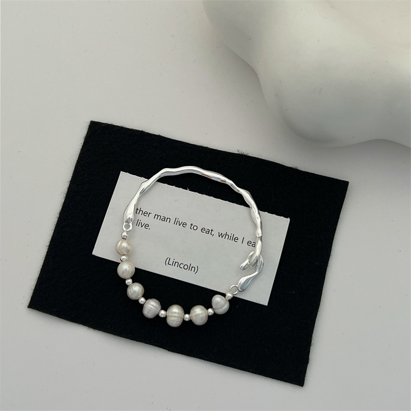 12g Weight Silver Plated Plating Material Bracelets Classification Copper Chain Material 1 Piece Quantity Daily Occasion Freshwater Pearl Material Oval Pattern Women's Gender Plating Design French Style Style French Style Oval Freshwater Pearl Plating Silver Plated Women's Bracelets 10