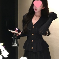 星夜帷幕 秋装新款法式赫本高级感荷叶边黑色针织衫温柔长裙套装