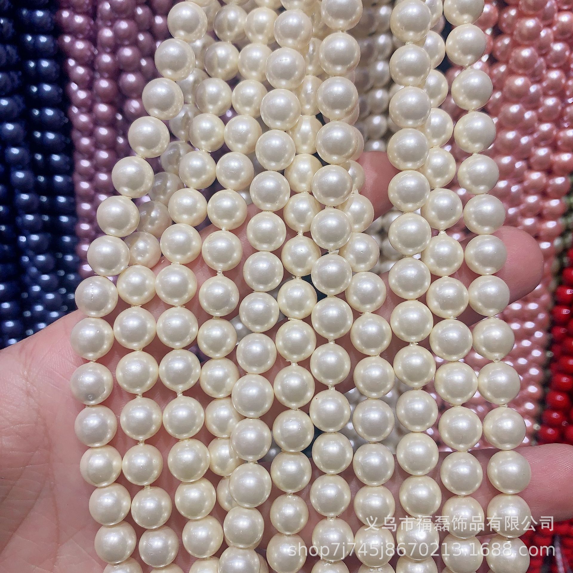 天然深海で皮をむかない貝玉は真珠に匹敵します。