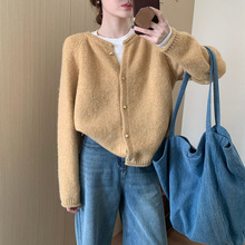 软糯卷边高级感爱心扣针织开衫女2025秋冬季韩系宽松圆领毛衣外套