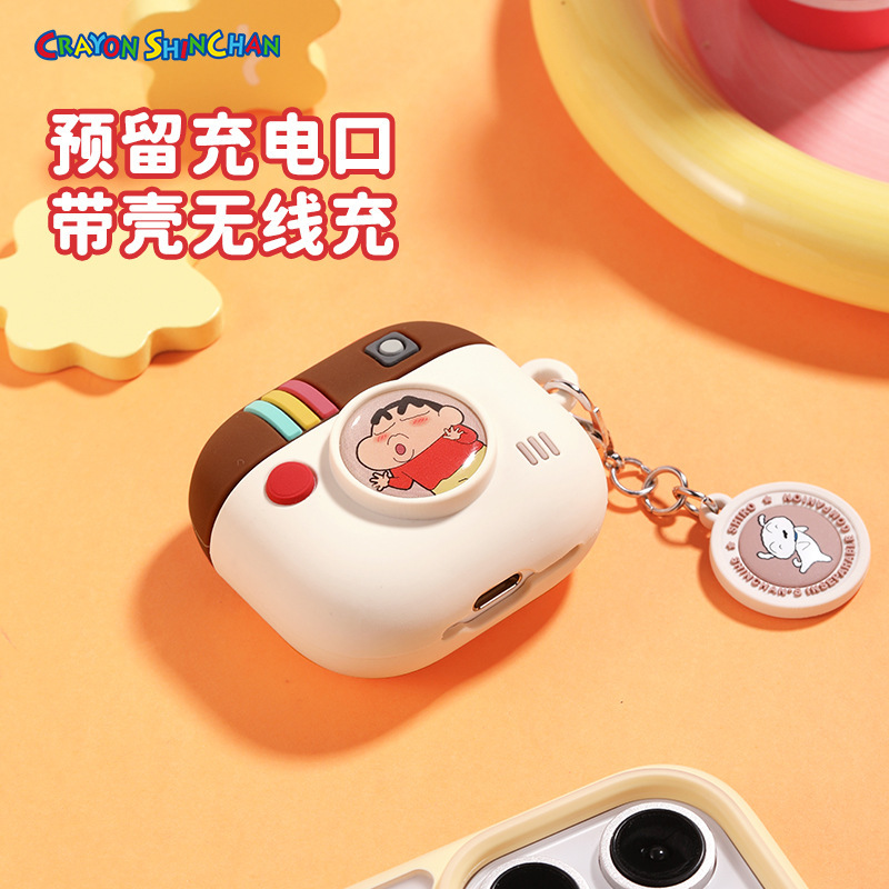 クレヨンしんちゃんレトロカメラヘッドフォン保護カバー Apple Airpods 第 4 世代シリコン漫画ヘッドフォンケースに適しています|undefined