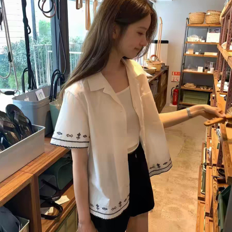 Mona·4T Korean-Style Embroidered Lace Short-Sleeve Shirt Dongdaemun Summer New Retro Slim-Fit Top for Women Mona·4T Korean-Style Embroidered Lace Short-Sleeve Shirt Dongdaemun Summer New Retro Slim-Fit Top for Women