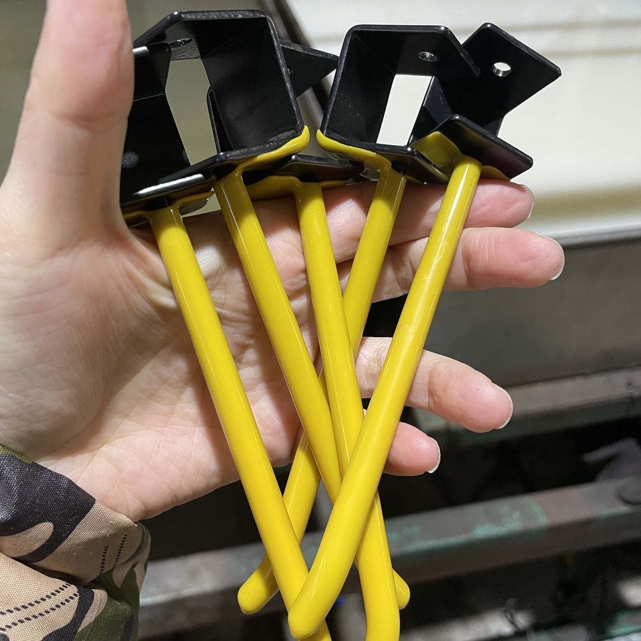 浙江厂家手柄把手PVC浸塑沾塑加工金属五金件新能源汽车铜牌浸塑