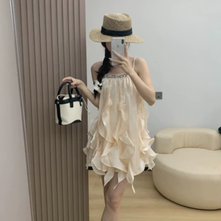 2026夏季新款的短裙海边度假风吊带不规则法式甜美粉色女装连衣裙
