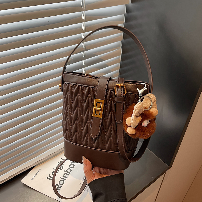 Bolsa de cubo francesa Xiaozhongling, mujer otoño-invierno 2025, nuevo bolso de teléfono móvil, bolso de hombro exterior