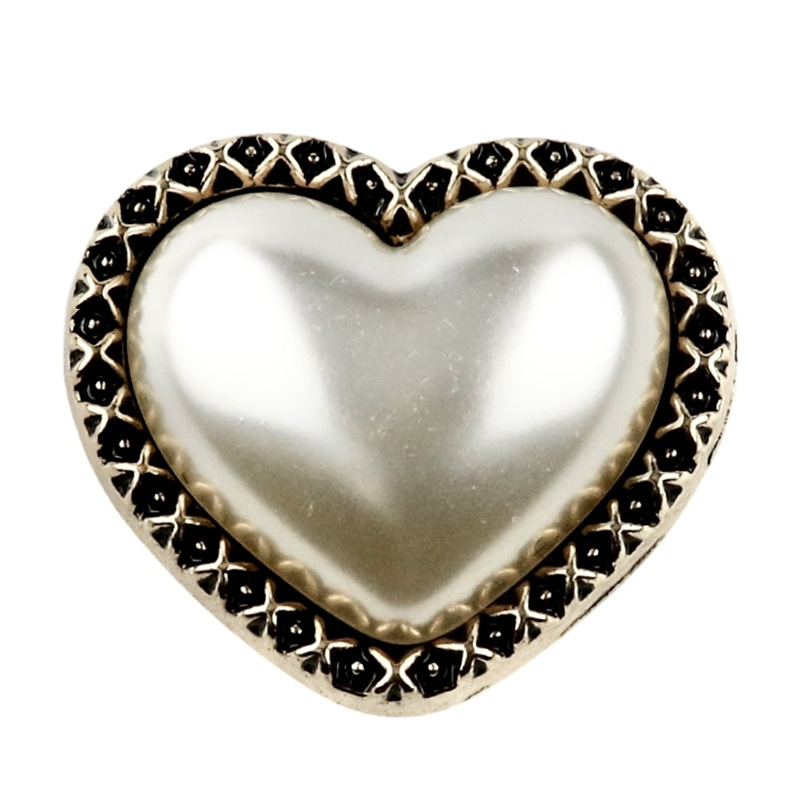 Moda amor botón de metal estilo de chanel en forma de corazón perla hebilla vintage abrigo traje abrigo hebilla decorativa