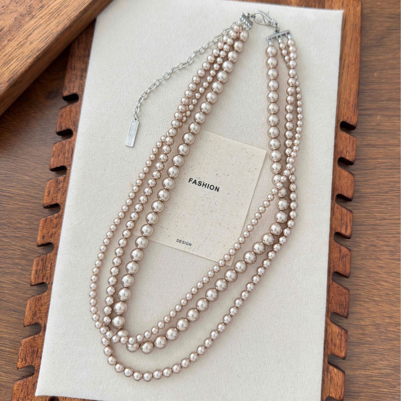 法式三层施华洛珍珠项链香槟色设计高级感小众设计秋冬款青岛饰品