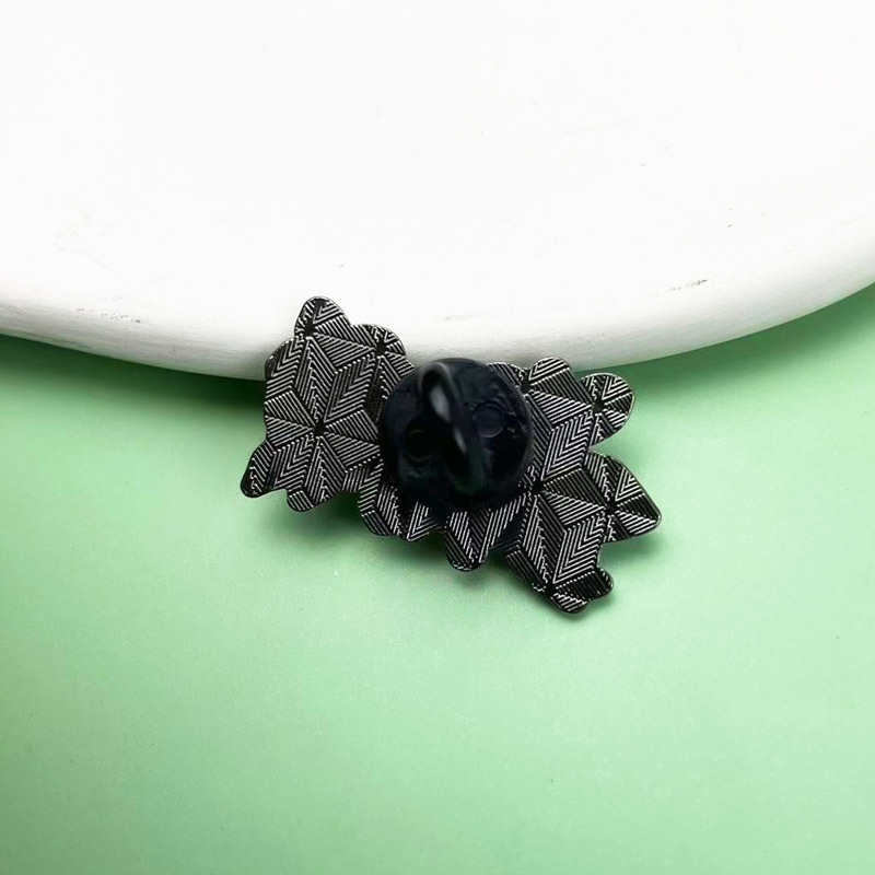 Broche de metal en inglés transfronterizo, decoración de flores de moda personalizada, insignia superior, accesorios de joyería de bricolaje hechos a mano, insignia