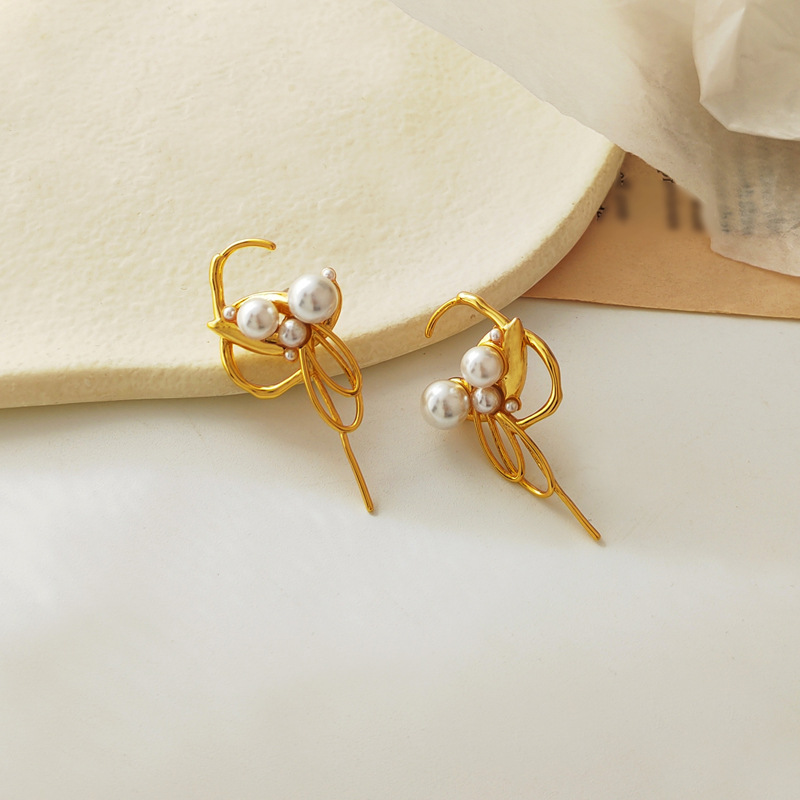 Fashion Irregular Copper Plating Hollow Out Inlay Pearl Drop Earrings 1 Pair