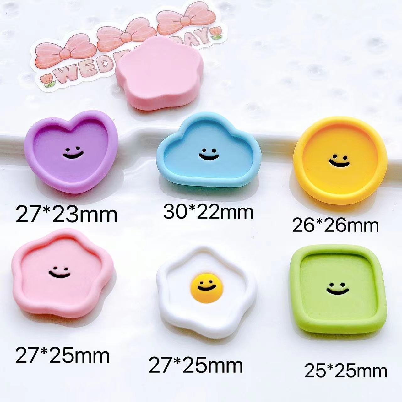 Nueva cara sonriente geométrica nube placa resina DIY accesorios crema pegamento accesorios para el cabello teléfono móvil Shell materiales hechos a mano al por mayor