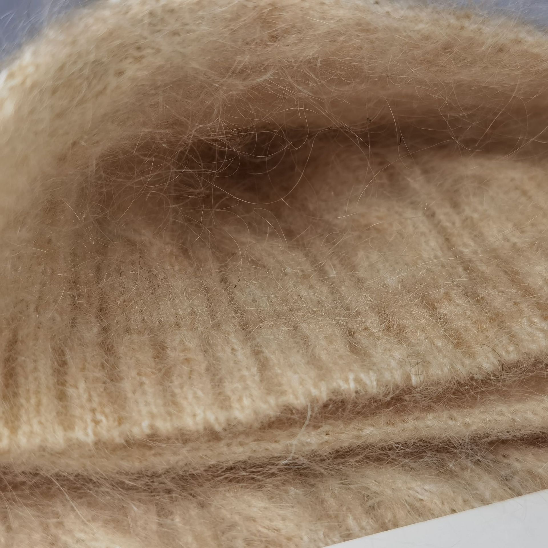 尊贵马海 12支高比细制长马海 33%马海33%羊毛28%尼龙6%氨纶