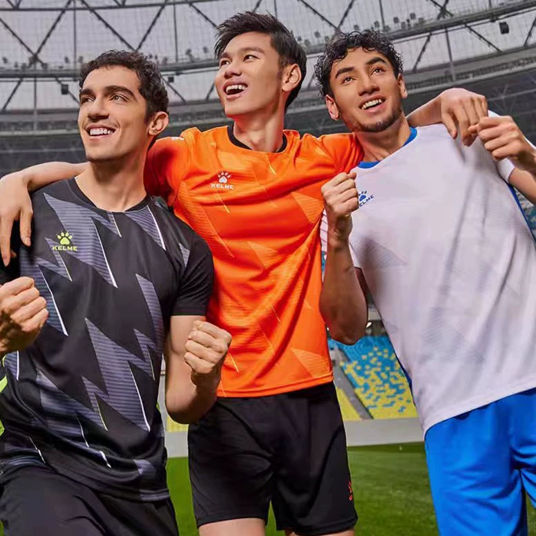 Футбольная футболка Kelme (Carl) — командная форма, взрослая и детская, печать на заказ, несколько цветов и размеров