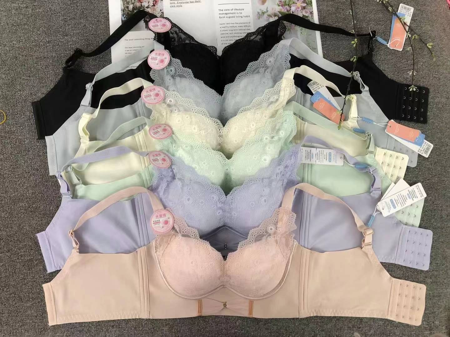 Nuevo sujetador de alta calidad de moda de encaje jacquard transpirable y cómodo ajuste lateral de pecho de botón múltiple ropa interior mujer
