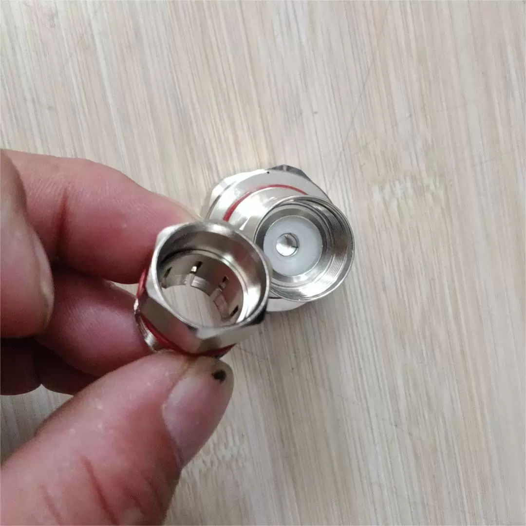 Источник Factory L29 адаптер мужской Source Factory