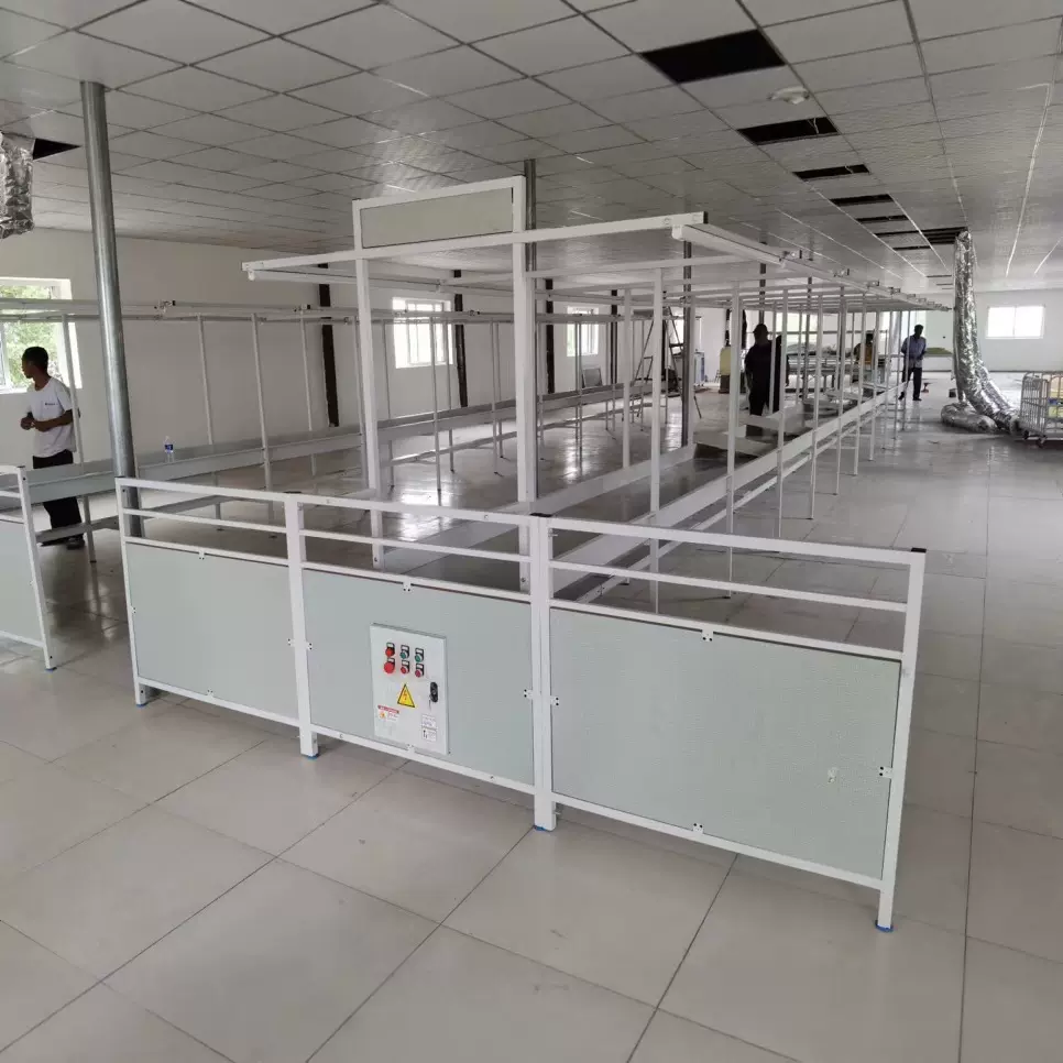 服装厂流水线母线槽带灯带插台流水槽流水台裁剪机一体流水槽